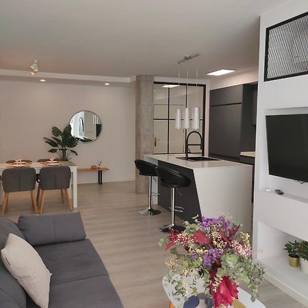 Casa Mallen, Con Amplia Terraza, En El Barrio De Nervion Sevilha Exterior foto